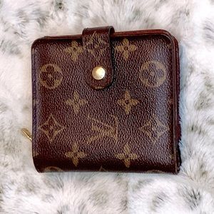 LOUIS VUITTON Zippy Compact Wallet